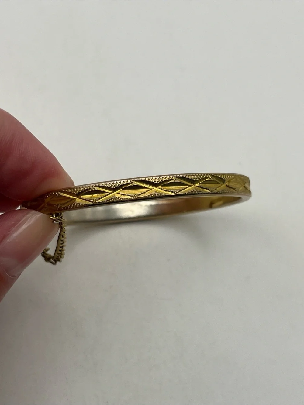 Etched design gold tone small child sized bangle bracelet vintage